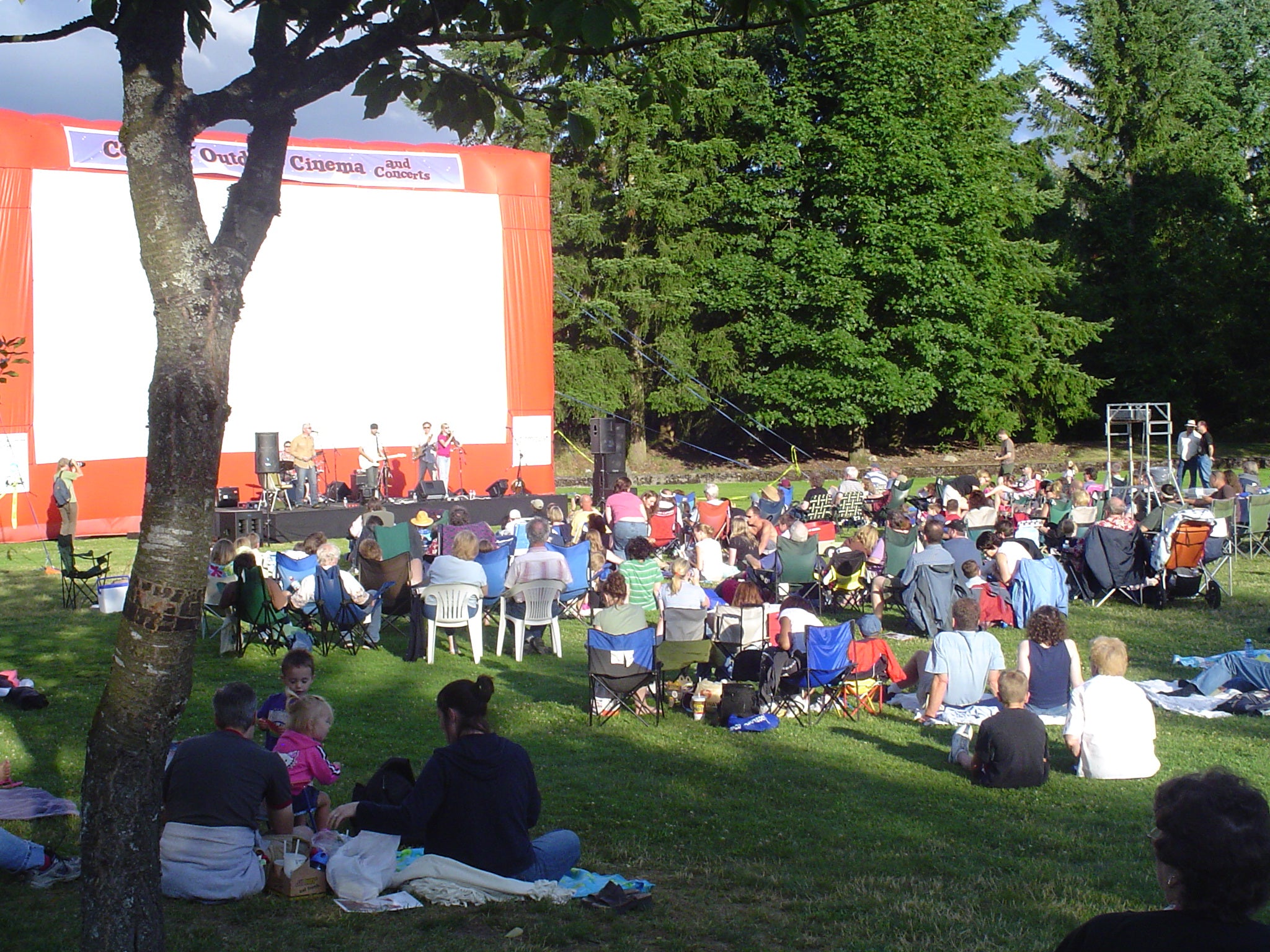Outdoor Movie Events in the U.S. and the U.K., July–November 2010