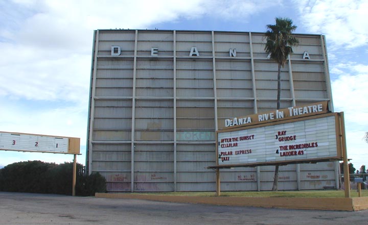 Tuscon, Arizona: Outdoor Movies at the DeAnza Drive-In Move Theater in Tuscon, Arizona